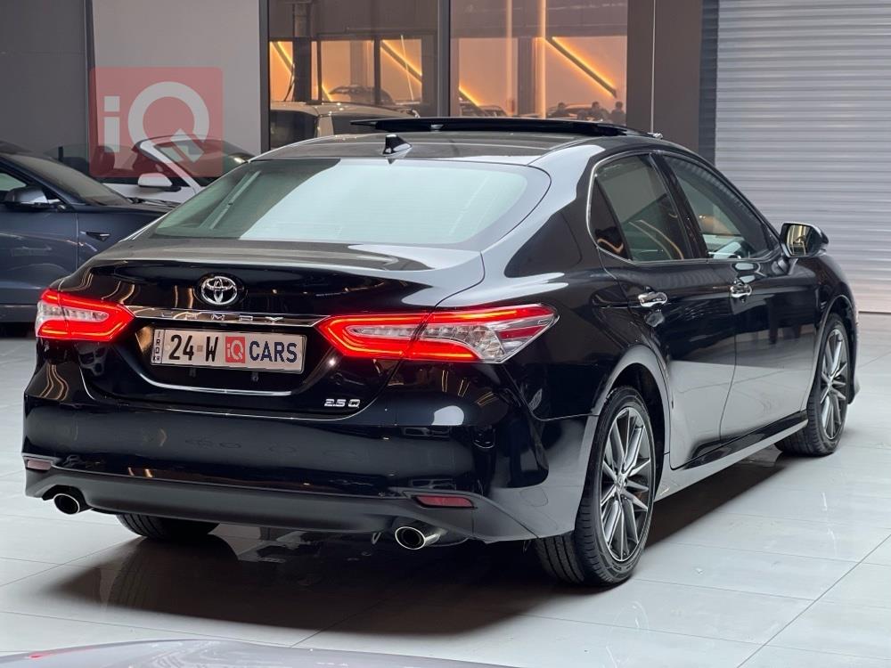 تۆیۆتا کامری